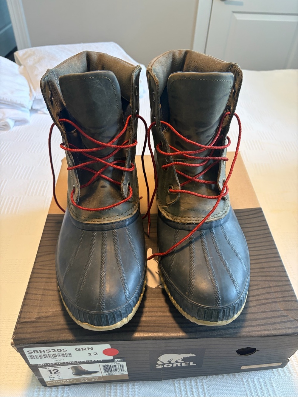 Sorel Cheyenne lace duck boots men’s 12
